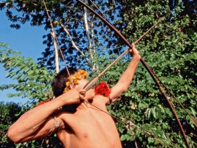 homens ca&ccedil;ando